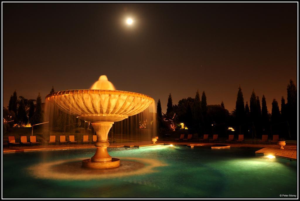 Peermont D'Oreale Grande At Emperors Palace Kempton Park Exterior photo