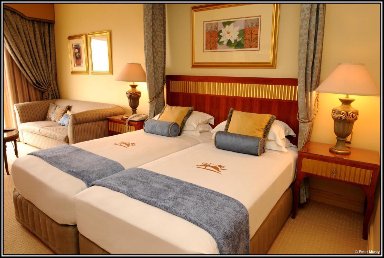 Peermont D'Oreale Grande At Emperors Palace Kempton Park Room photo